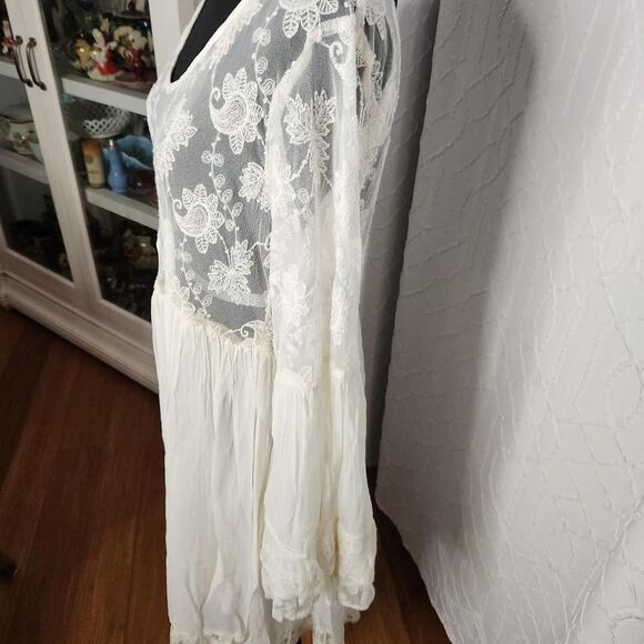 Boho R Cinco Ranch Lacey Dress with Flowy Sleeves Size Large - Picture 3 of 7